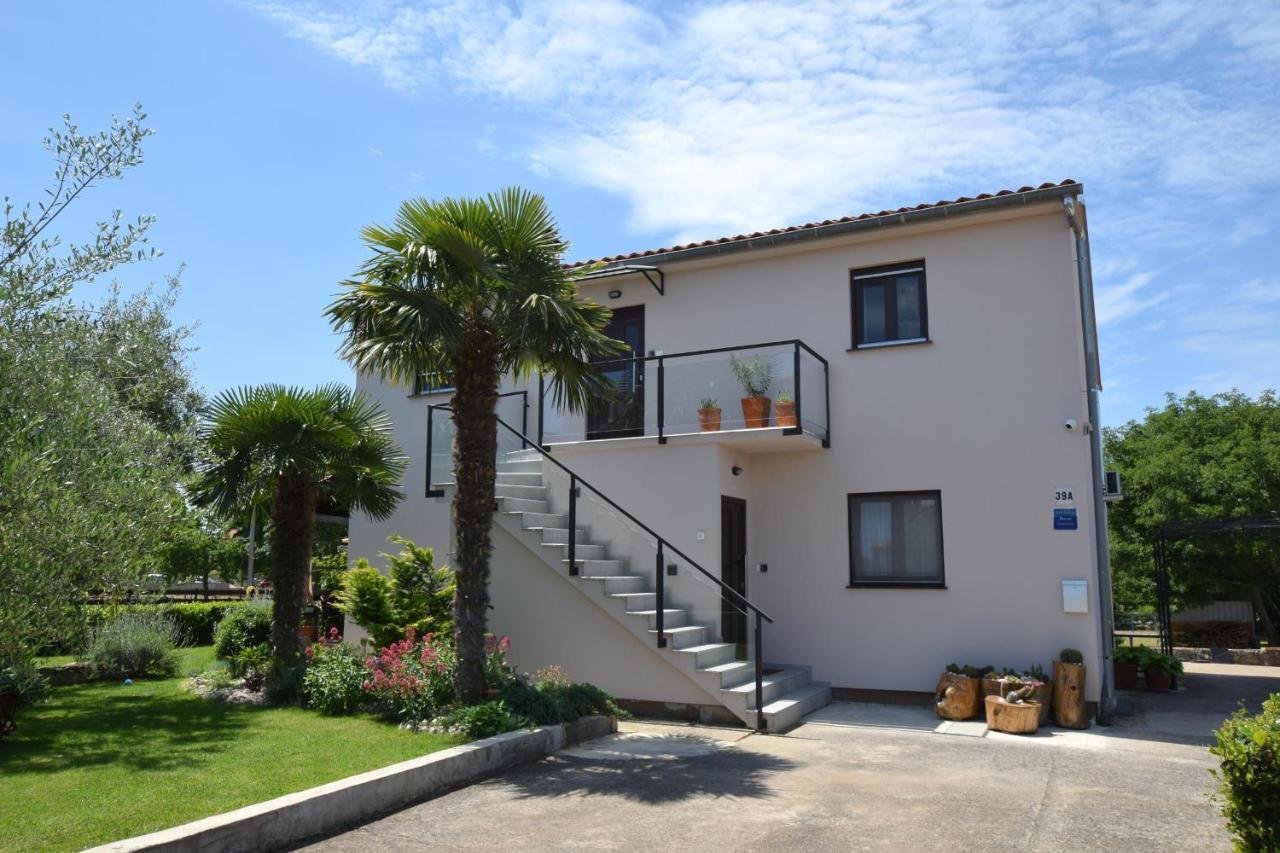 Apartments Aki Malinska Extérieur photo