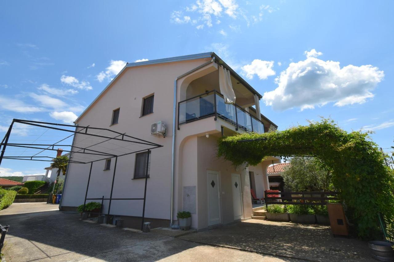 Apartments Aki Malinska Extérieur photo